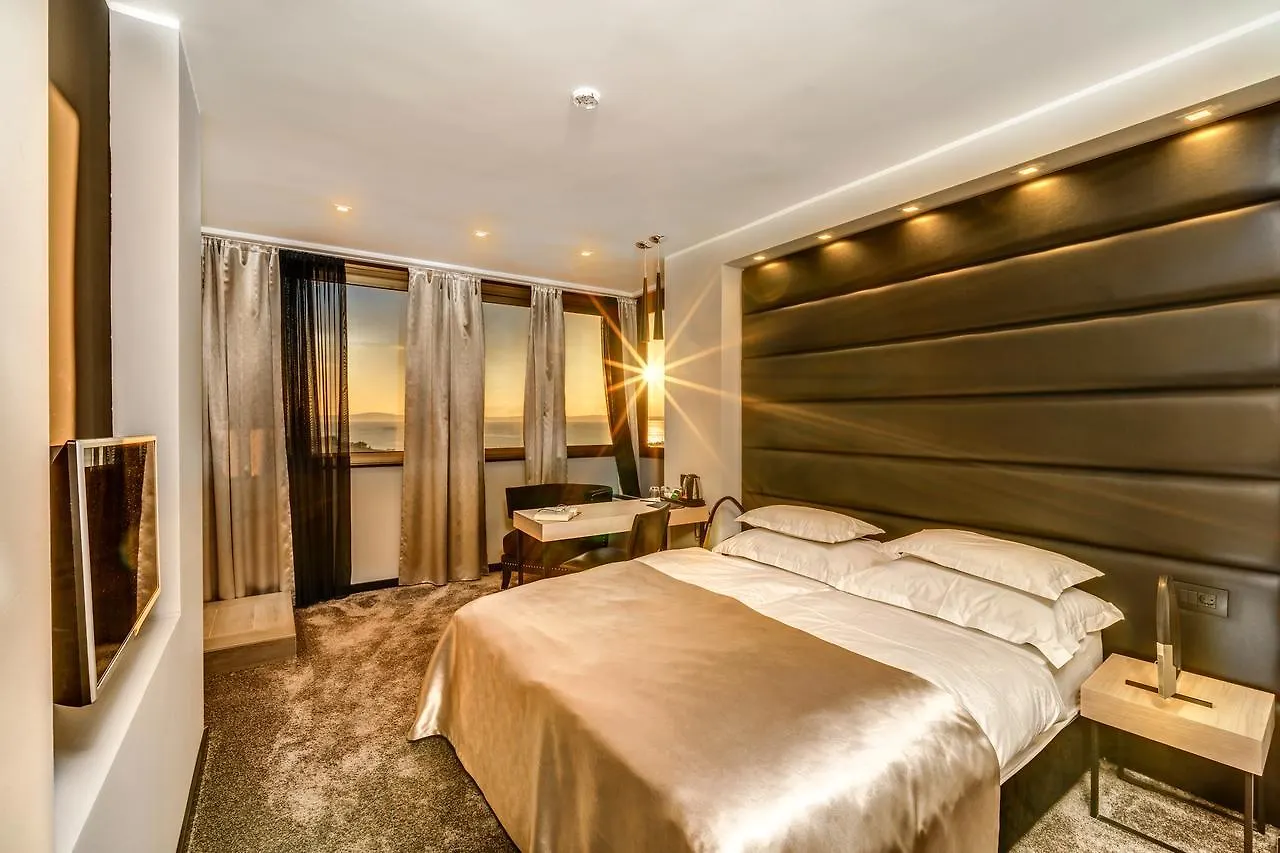 Alojamento de Acomodação e Pequeno-almoço The View Luxury Rooms Split