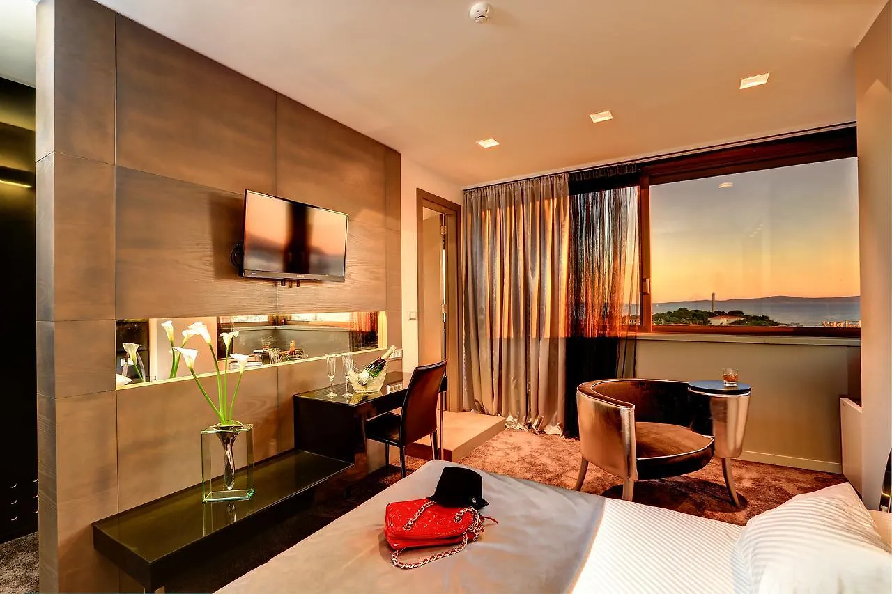 The View Luxury Rooms Split Croácia