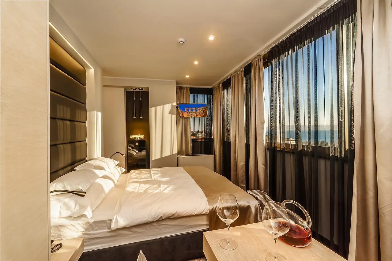 The View Luxury Rooms Split Bed & Breakfast